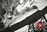 Standbild Eisenbahn Güterwagen gezogen von EMD FT ABBA diesel-elektrischer Motor United States USA, 1944, aus Sekunde 43 historischem Filmmaterial Videoclip 65675059610
