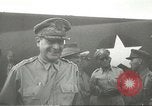 Standbild General Douglas Macarthur Port Moresby Papua Neu Guinea, 1944, aus Sekunde 17 historischem Filmmaterial Videoclip 65675059612