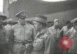 Standbild General Douglas Macarthur Port Moresby Papua Neu Guinea, 1944, aus Sekunde 20 historischem Filmmaterial Videoclip 65675059612