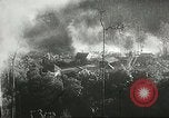 Standbild US Army Air Forces C-53 Flugzeuge drop liefert Kokoda New Guinea, 1942, aus Sekunde 29 historischem Filmmaterial Videoclip 65675059613