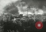 Standbild US Army Air Forces C-53 Flugzeuge drop liefert Kokoda New Guinea, 1942, aus Sekunde 34 historischem Filmmaterial Videoclip 65675059613