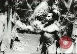 Standbild US Army Air Forces C-53 Flugzeuge drop liefert Kokoda New Guinea, 1942, aus Sekunde 53 historischem Filmmaterial Videoclip 65675059613