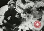Image des soldats australiens dans la jungle Kokoda Nouvelle Guinée, 1942, de la seconde 7 séquences d'archives historiques vidéo 65675059614