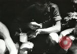 Image des soldats australiens dans la jungle Kokoda Nouvelle Guinée, 1942, de la seconde 15 séquences d'archives historiques vidéo 65675059614