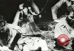 Image des soldats australiens dans la jungle Kokoda Nouvelle Guinée, 1942, de la seconde 24 séquences d'archives historiques vidéo 65675059614