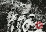 Image des soldats australiens dans la jungle Kokoda Nouvelle Guinée, 1942, de la seconde 32 séquences d'archives historiques vidéo 65675059614