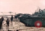 Standbild Vereinigten Staaten Marines Peleliu Palau Inseln, 1944, aus Sekunde 62 historischem Filmmaterial Videoclip 65675059646