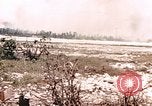 Standbild Vereinigten Staaten Marines Peleliu Palau Inseln, 1945, aus Sekunde 20 historischem Filmmaterial Videoclip 65675059647