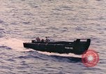 Standbild Segler in Higgins Boot von USS Cambria Pazifik, 1944, aus Sekunde 3 historischem Filmmaterial Videoclip 65675059653