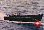 Standbild Segler in Higgins Boot von USS Cambria Pazifik, 1944, aus Sekunde 12 historischem Filmmaterial Videoclip 65675059653