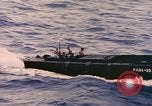 Standbild Segler in Higgins Boot von USS Cambria Pazifik, 1944, aus Sekunde 14 historischem Filmmaterial Videoclip 65675059653