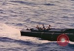 Standbild Segler in Higgins Boot von USS Cambria Pazifik, 1944, aus Sekunde 15 historischem Filmmaterial Videoclip 65675059653