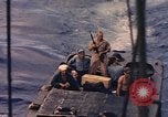 Standbild Segler in Higgins Boot von USS Cambria Pazifik, 1944, aus Sekunde 20 historischem Filmmaterial Videoclip 65675059653