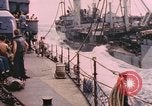Standbild Segler in Higgins Boot von USS Cambria Pazifik, 1944, aus Sekunde 24 historischem Filmmaterial Videoclip 65675059653