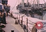 Standbild Segler in Higgins Boot von USS Cambria Pazifik, 1944, aus Sekunde 27 historischem Filmmaterial Videoclip 65675059653