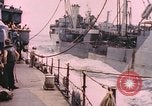 Standbild Segler in Higgins Boot von USS Cambria Pazifik, 1944, aus Sekunde 32 historischem Filmmaterial Videoclip 65675059653