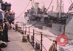 Standbild Segler in Higgins Boot von USS Cambria Pazifik, 1944, aus Sekunde 33 historischem Filmmaterial Videoclip 65675059653
