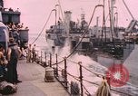Standbild Segler in Higgins Boot von USS Cambria Pazifik, 1944, aus Sekunde 35 historischem Filmmaterial Videoclip 65675059653