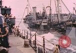 Standbild Segler in Higgins Boot von USS Cambria Pazifik, 1944, aus Sekunde 37 historischem Filmmaterial Videoclip 65675059653