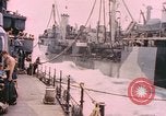 Standbild Segler in Higgins Boot von USS Cambria Pazifik, 1944, aus Sekunde 46 historischem Filmmaterial Videoclip 65675059653