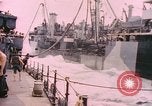 Standbild Segler in Higgins Boot von USS Cambria Pazifik, 1944, aus Sekunde 47 historischem Filmmaterial Videoclip 65675059653