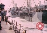 Standbild Segler in Higgins Boot von USS Cambria Pazifik, 1944, aus Sekunde 48 historischem Filmmaterial Videoclip 65675059653
