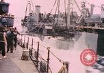 Standbild Segler in Higgins Boot von USS Cambria Pazifik, 1944, aus Sekunde 51 historischem Filmmaterial Videoclip 65675059653