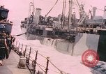 Standbild Segler in Higgins Boot von USS Cambria Pazifik, 1944, aus Sekunde 52 historischem Filmmaterial Videoclip 65675059653