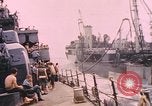 Standbild Segler in Higgins Boot von USS Cambria Pazifik, 1944, aus Sekunde 61 historischem Filmmaterial Videoclip 65675059653