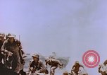Standbild Vereinigten Staaten Marines im Kampf auf Saipan Saipan Nördliche Marianen, 1944, aus Sekunde 33 historischem Filmmaterial Videoclip 65675059655