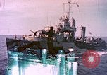Image USS Drayton (DD-366) dans la peinture de camouflage de la Côte d'Iwo Jima Océan Pacifique, 1944, de la seconde 1 séquences d'archives historiques vidéo 65675059676