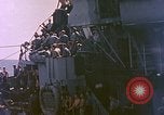 Image USS Drayton (DD-366) dans la peinture de camouflage de la Côte d'Iwo Jima Océan Pacifique, 1944, de la seconde 13 séquences d'archives historiques vidéo 65675059676