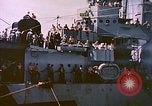 Image USS Drayton (DD-366) dans la peinture de camouflage de la Côte d'Iwo Jima Océan Pacifique, 1944, de la seconde 41 séquences d'archives historiques vidéo 65675059676