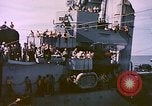 Image USS Drayton (DD-366) dans la peinture de camouflage de la Côte d'Iwo Jima Océan Pacifique, 1944, de la seconde 45 séquences d'archives historiques vidéo 65675059676