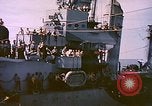 Image USS Drayton (DD-366) dans la peinture de camouflage de la Côte d'Iwo Jima Océan Pacifique, 1944, de la seconde 46 séquences d'archives historiques vidéo 65675059676