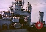 Image USS Drayton (DD-366) dans la peinture de camouflage de la Côte d'Iwo Jima Océan Pacifique, 1944, de la seconde 49 séquences d'archives historiques vidéo 65675059676