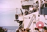 Image USS Drayton (DD-366) dans la peinture de camouflage de la Côte d'Iwo Jima Océan Pacifique, 1944, de la seconde 55 séquences d'archives historiques vidéo 65675059676