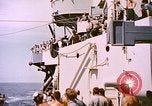 Image USS Drayton (DD-366) dans la peinture de camouflage de la Côte d'Iwo Jima Océan Pacifique, 1944, de la seconde 57 séquences d'archives historiques vidéo 65675059676