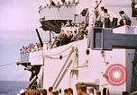 Image USS Drayton (DD-366) dans la peinture de camouflage de la Côte d'Iwo Jima Océan Pacifique, 1944, de la seconde 60 séquences d'archives historiques vidéo 65675059676
