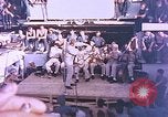 Image Le Capitaine de corvette Eddie Peabody et la troupe de divertir les marins Ulithi Îles Caroline, 1944, de la seconde 5 séquences d'archives historiques vidéo 65675059677