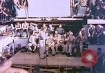 Image Le Capitaine de corvette Eddie Peabody et la troupe de divertir les marins Ulithi Îles Caroline, 1944, de la seconde 12 séquences d'archives historiques vidéo 65675059677
