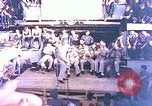 Image Le Capitaine de corvette Eddie Peabody et la troupe de divertir les marins Ulithi Îles Caroline, 1944, de la seconde 13 séquences d'archives historiques vidéo 65675059677