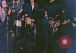 Image Le Capitaine de corvette Eddie Peabody et la troupe de divertir les marins Ulithi Îles Caroline, 1944, de la seconde 24 séquences d'archives historiques vidéo 65675059677