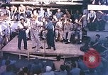 Image Le Capitaine de corvette Eddie Peabody et la troupe de divertir les marins Ulithi Îles Caroline, 1944, de la seconde 33 séquences d'archives historiques vidéo 65675059677