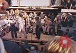 Image Le Capitaine de corvette Eddie Peabody et la troupe de divertir les marins Ulithi Îles Caroline, 1944, de la seconde 59 séquences d'archives historiques vidéo 65675059677