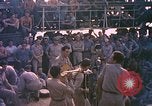 Image marins jouant des instruments Océan Pacifique, 1944, de la seconde 8 séquences d'archives historiques vidéo 65675059679