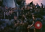 Image marins jouant des instruments Océan Pacifique, 1944, de la seconde 29 séquences d'archives historiques vidéo 65675059679