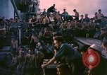 Image marins jouant des instruments Océan Pacifique, 1944, de la seconde 30 séquences d'archives historiques vidéo 65675059679