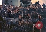 Image marins jouant des instruments Océan Pacifique, 1944, de la seconde 37 séquences d'archives historiques vidéo 65675059679