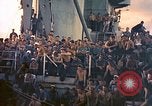 Image marins jouant des instruments Océan Pacifique, 1944, de la seconde 38 séquences d'archives historiques vidéo 65675059679